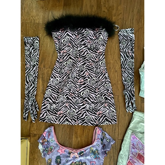 Dolls Kill/Daisy Street Full Bratz Clothing Bundle - Picture 3 of 11